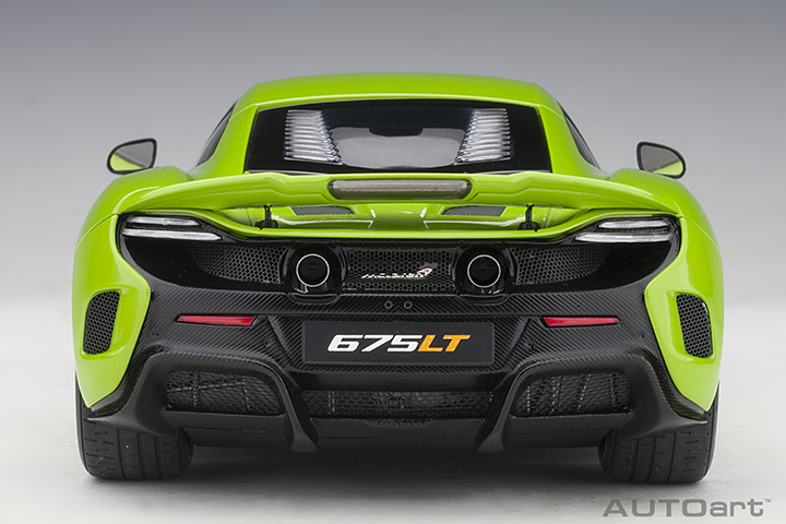 76049 1/18 McLAREN 675LT (NAPIER GREEN)