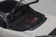 73215 1/18 HONDA NSX-R (NA2)(CHAMPIONSHIP WHITE/BLACK CARBON FIBER VERSION)
