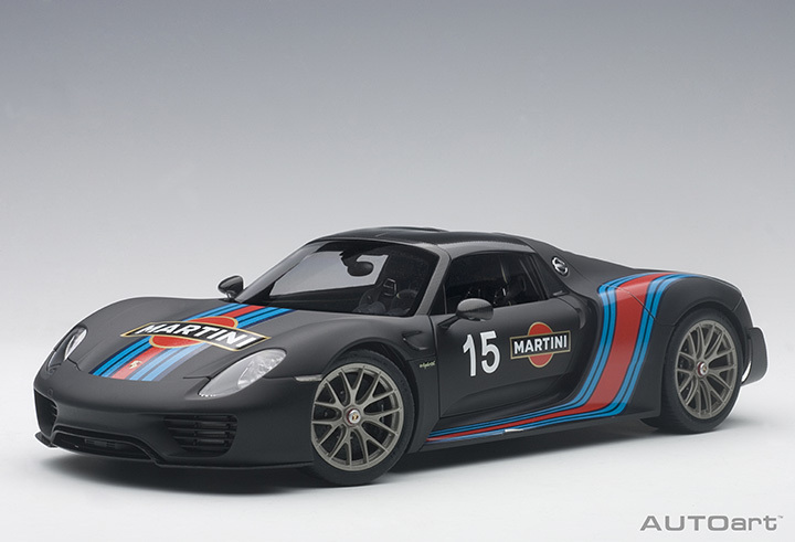 77929  1/18 PORSCHE 918 SPYDER WEISSACH PACKAGE (BLACK/MARTINI LIVERY)