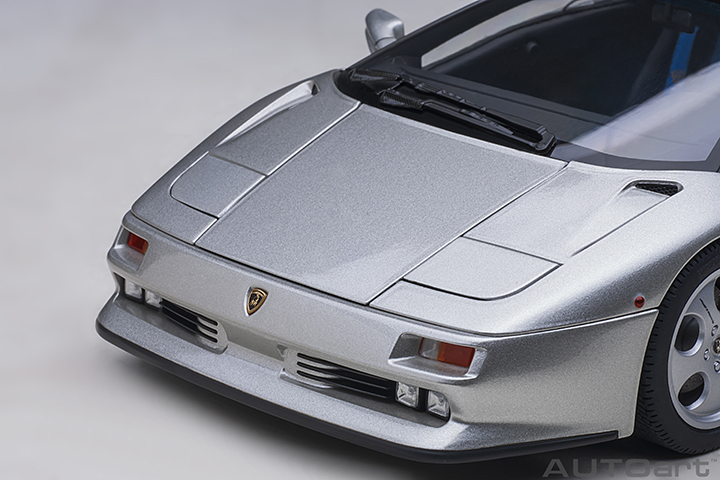 79143 1/18 LAMBORGHINI DIABLO SE30 JOTA (TITANIO/METALLIC SILVER)