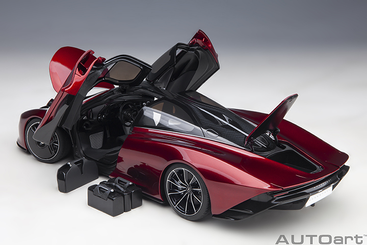 76087 1/18 McLAREN SPEEDTAIL (VOLCANO RED)