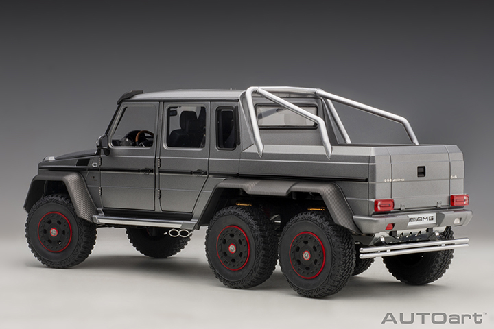 76308 1/18 MERCEDES-BENZ G63 AMG 6x6 (DESIGNO PLATINUM MAGNO)