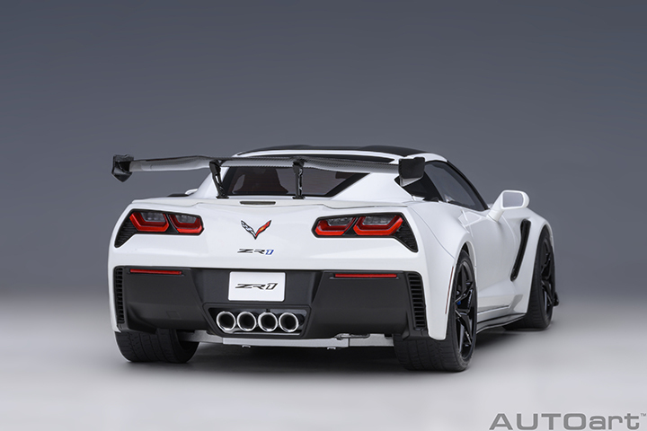 71270 1/18 CHEVROLET CORVETTE C7 ZR1 (ARCTIC WHITE)