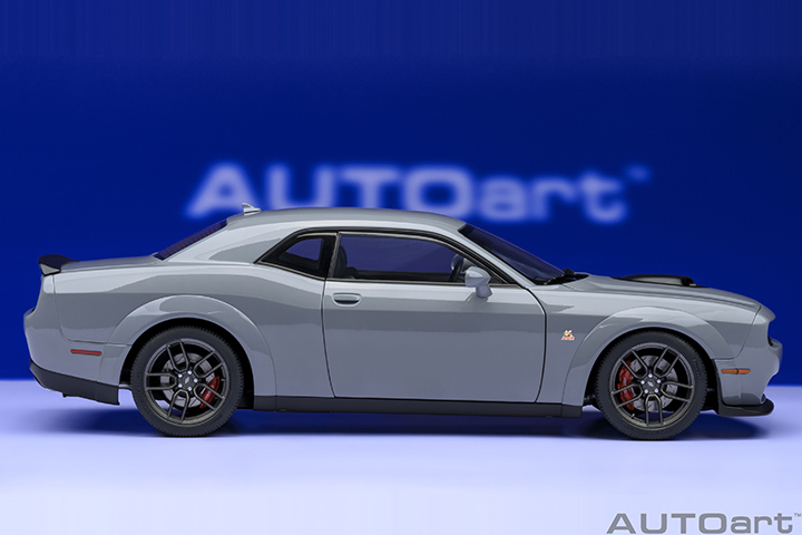 71774 1/18 DODGE CHALLENGER R/T SCAT PACK WIDEBODY 2022 (SMOKE SHOW)