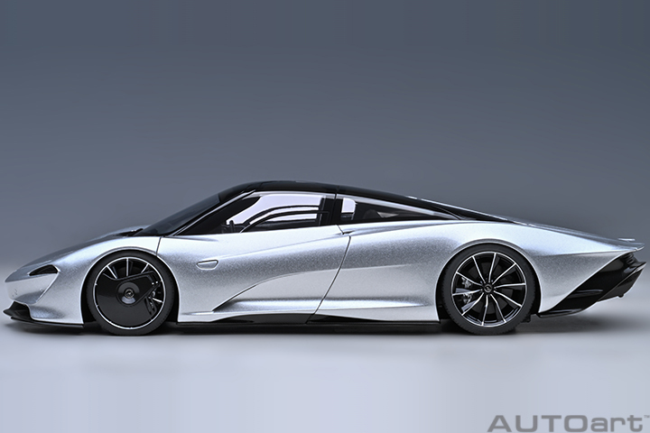 76090 1/18 McLAREN SPEEDTAIL (SUPERNOVA SILVER)