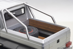 76301 1/18 MERCEDES-BENZ G63 AMG 6x6 (SILVER)