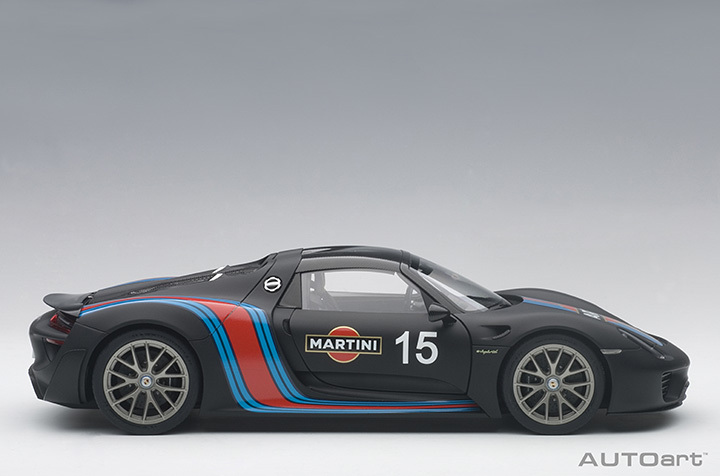 77929  1/18 PORSCHE 918 SPYDER WEISSACH PACKAGE (BLACK/MARTINI LIVERY)