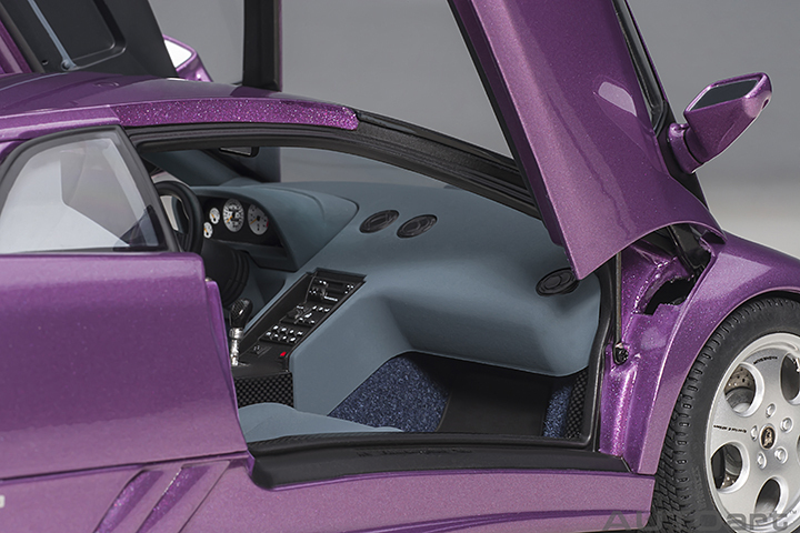 79158 1/18 LAMBORGHINI DIABLO SE30 (VIOLA SE30/METALLIC PURPLE)