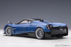 78286 1/18 PAGANI HUAYRA ROADSTER (BLU TRICOLORE CARBON FIBER)