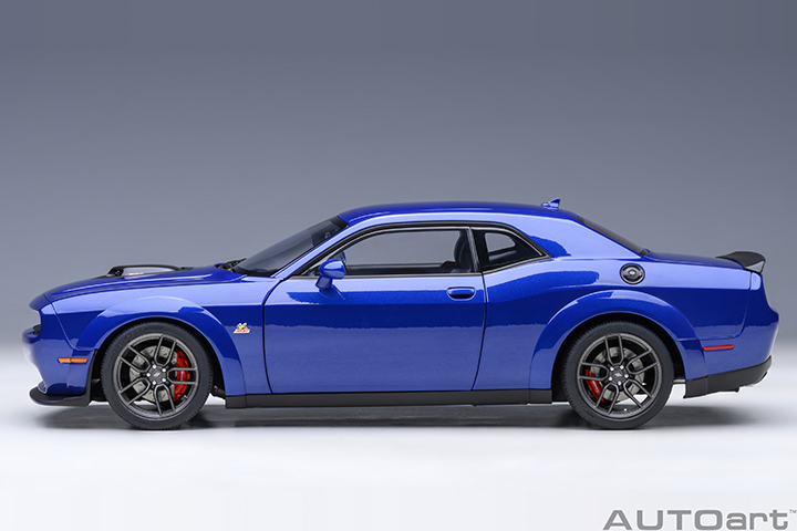 71772 1/18 DODGE CHALLENGER R/T SCAT PACK WIDEBODY 2022 (INDIGO BLUE)