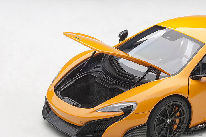 76048 1/18 McLAREN 675LT (McLAREN ORANGE)