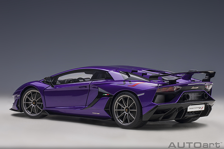 79179 1/18 LAMBORGHINI AVENTADOR SVJ  (VIOLA PASIFAE/PEARL PURPLE)