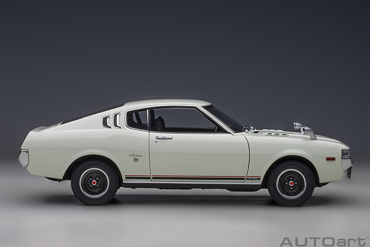 78766 1/18 TOYOTA CELICA LIFTBACK 2000GT (RA25) 1973 (WHITE)