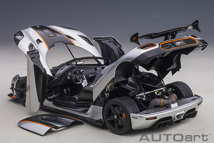 79024 1/18 KOENIGSEGG AGERA RS (MOON SILVER/CARBON BLACK/ORANGE ACCENTS)