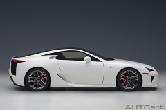 78851 1/18 LEXUS LFA (WHITEST WHITE/CARBON BLACK)