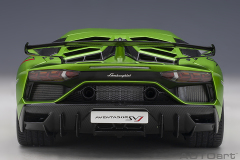 79178 1/18 LAMBORGHINI AVENTADOR SVJ  (VERDE ALCEO/MATT GREEN)
