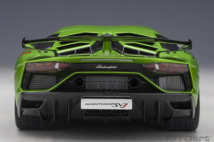 79178 1/18 LAMBORGHINI AVENTADOR SVJ  (VERDE ALCEO/MATT GREEN)