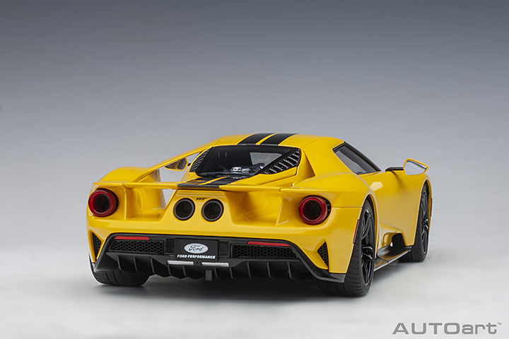 72944 1/18 FORD GT 2017 (TRIPLE YELLOW/BLACK STRIPES)