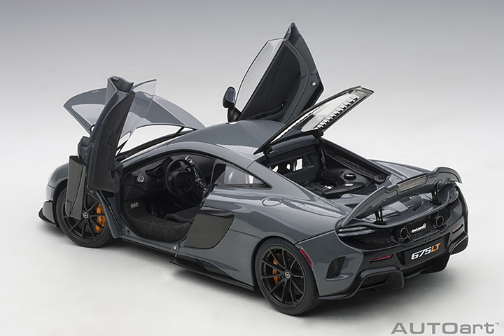 76047 1/18 McLAREN 675LT (CHICANE GREY)