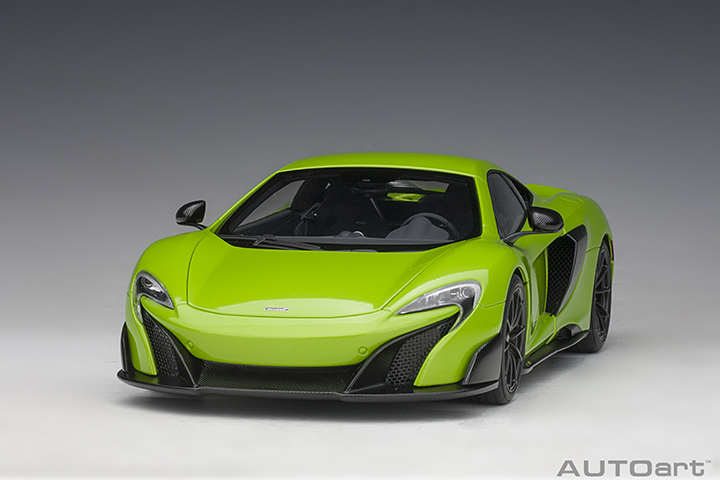 76049 1/18 McLAREN 675LT (NAPIER GREEN)