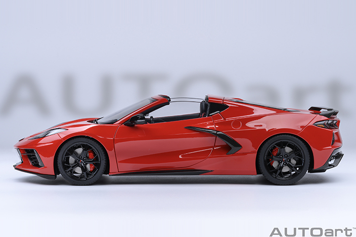 71282 1/18 CHEVROLET CORVETTE C8 STINGRAY Z51 (TORCH RED)