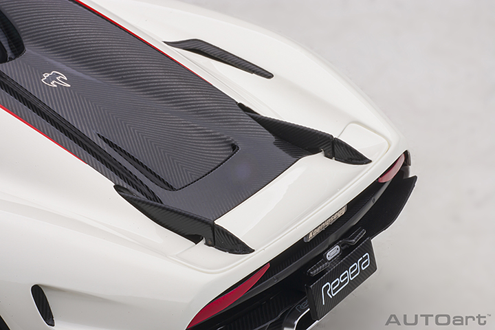 AUTOart Koenigsegg Regera 1/18 Blanc/Carbon/Rouge (Modèle 2016) Ref 79027