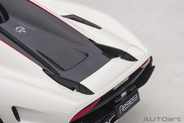 79027 1/18 KOENIGSEGG REGERA (WHITE/BLACK CARBON/RED ACCENTS)