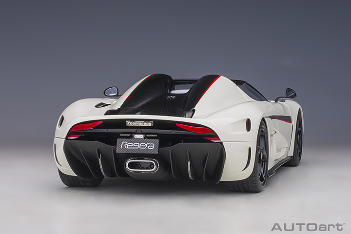 79027 1/18 KOENIGSEGG REGERA (WHITE/BLACK CARBON/RED ACCENTS)