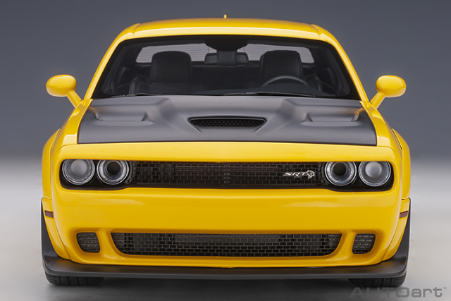 71737 1/18 DODGE CHALLENGER SRT HELLCAT WIDEBODY 2018 (YELLOW JACKET/SATIN BLACK PAINTED HOOD)