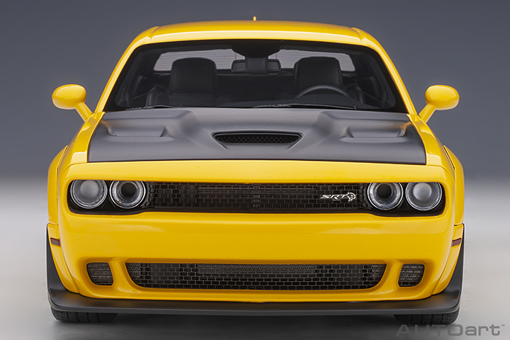 71737 1/18 DODGE CHALLENGER SRT HELLCAT WIDEBODY 2018 (YELLOW JACKET/SATIN BLACK PAINTED HOOD)