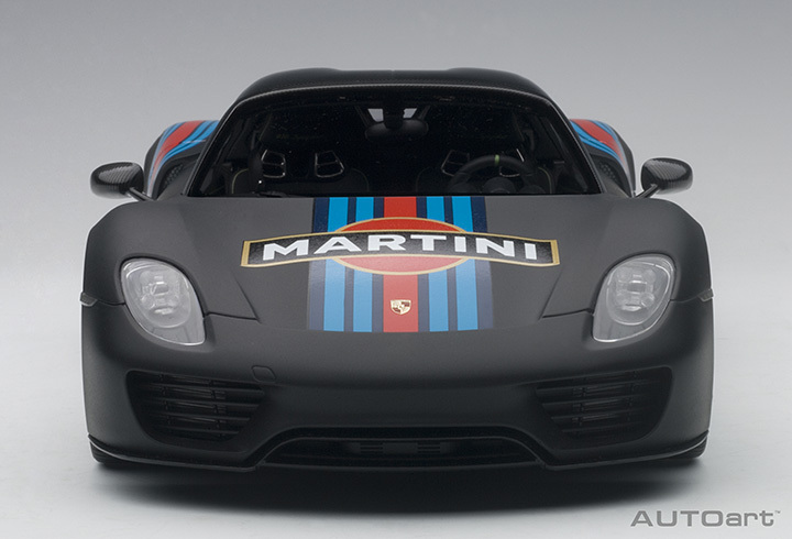 77929  1/18 PORSCHE 918 SPYDER WEISSACH PACKAGE (BLACK/MARTINI LIVERY)