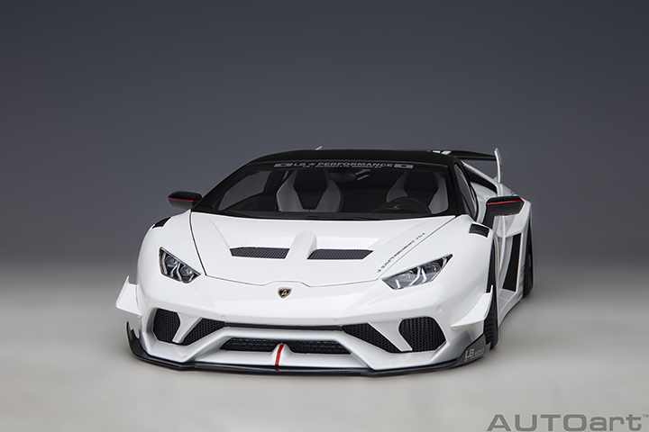 79125 1/18 LIBERTY WALK LB SILHOUETTE WORKS HURACAN GT (WHITE)