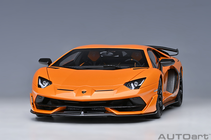 79218 1/18 LAMBORGHINI AVENTADOR SVJ (ARANCIO ATLAS/PEARL ORANGE)