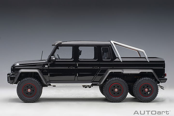 76306 1/18 MERCEDES-BENZ G63 AMG 6x6 (GLOSS BLACK亮光黑)