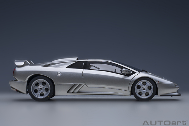 79143 1/18 LAMBORGHINI DIABLO SE30 JOTA (TITANIO/METALLIC SILVER)