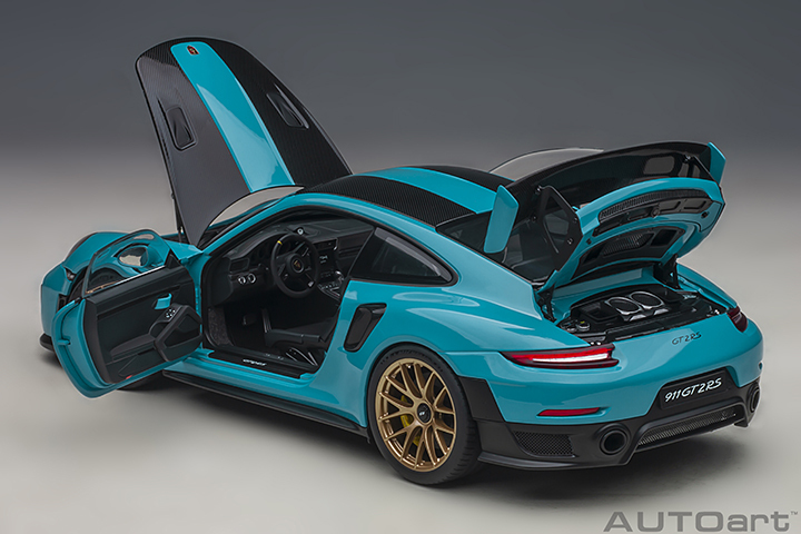 78175 1/18 Porsche 911 (991.2) GT2 RS Weissach Package (Miami Blue)