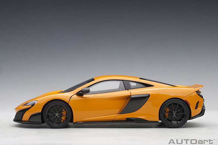 76048 1/18 McLAREN 675LT (McLAREN ORANGE)