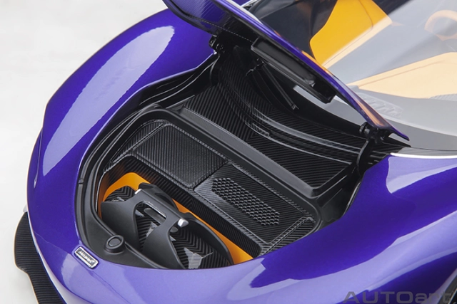 76089 1/18 McLAREN SPEEDTAIL (LANTANA PURPLE)