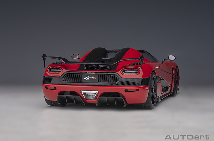 79022 1/18 KOENIGSEGG AGERA RS (CHILLI RED/CARBON BLACK/BLACK ACCENTS)