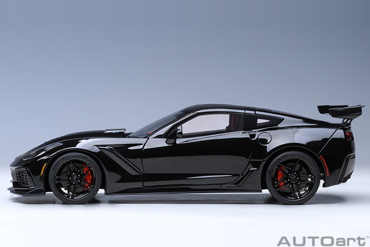 71276 1/18 CHEVROLET CORVETTE C7 ZR1 (GLOSS BLACK)