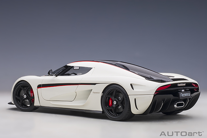 79027 1/18 KOENIGSEGG REGERA (WHITE/BLACK CARBON/RED ACCENTS)