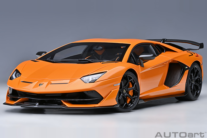 79218 1/18 LAMBORGHINI AVENTADOR SVJ (ARANCIO ATLAS/PEARL ORANGE)