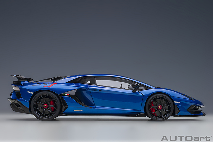 79174 1/18 LAMBORGHINI AVENTADOR SVJ (BLU NETHUNS/METALLIC BLUE)