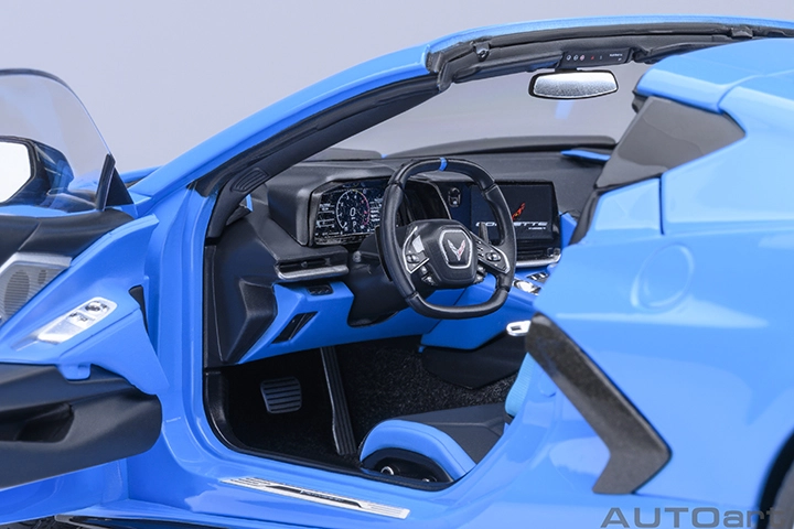 71281 1/18 CHEVROLET CORVETTE C8 STINGRAY Z51 (RAPID BLUE)