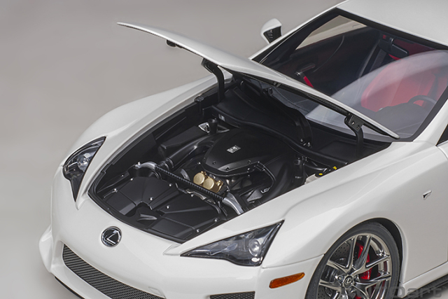 78850 1/18 LEXUS LFA (WHITEST WHITE)
