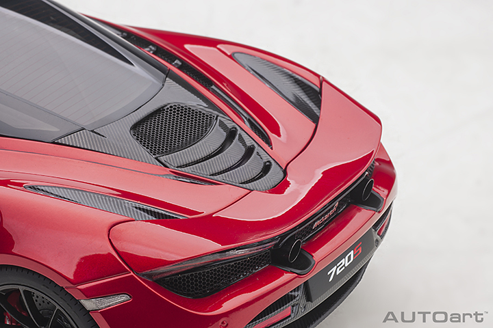 76072 1/18 McLAREN 720S (MEMPHIS RED/METALLIC RED)