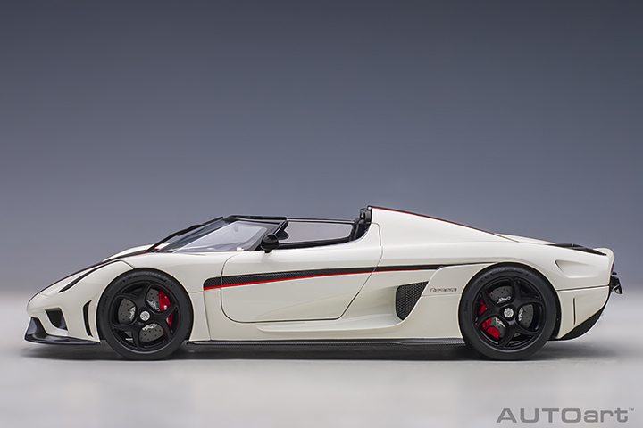 79027 1/18 KOENIGSEGG REGERA (WHITE/BLACK CARBON/RED ACCENTS)