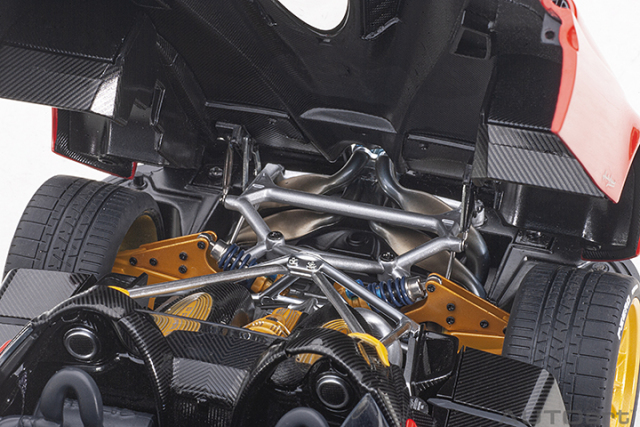 78287 1/18 PAGANI HUAYRA ROADSTER (ROSSO MONZA/RED)