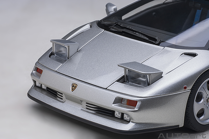 79143 1/18 LAMBORGHINI DIABLO SE30 JOTA (TITANIO/METALLIC SILVER)