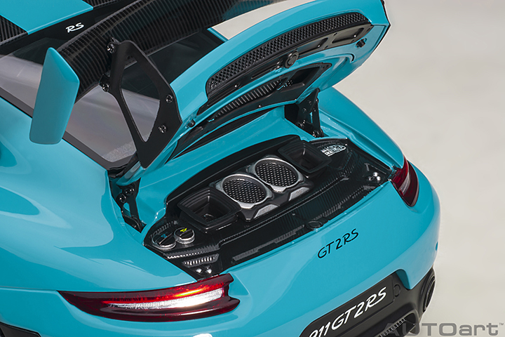 78175 1/18 Porsche 911 (991.2) GT2 RS Weissach Package (Miami Blue)